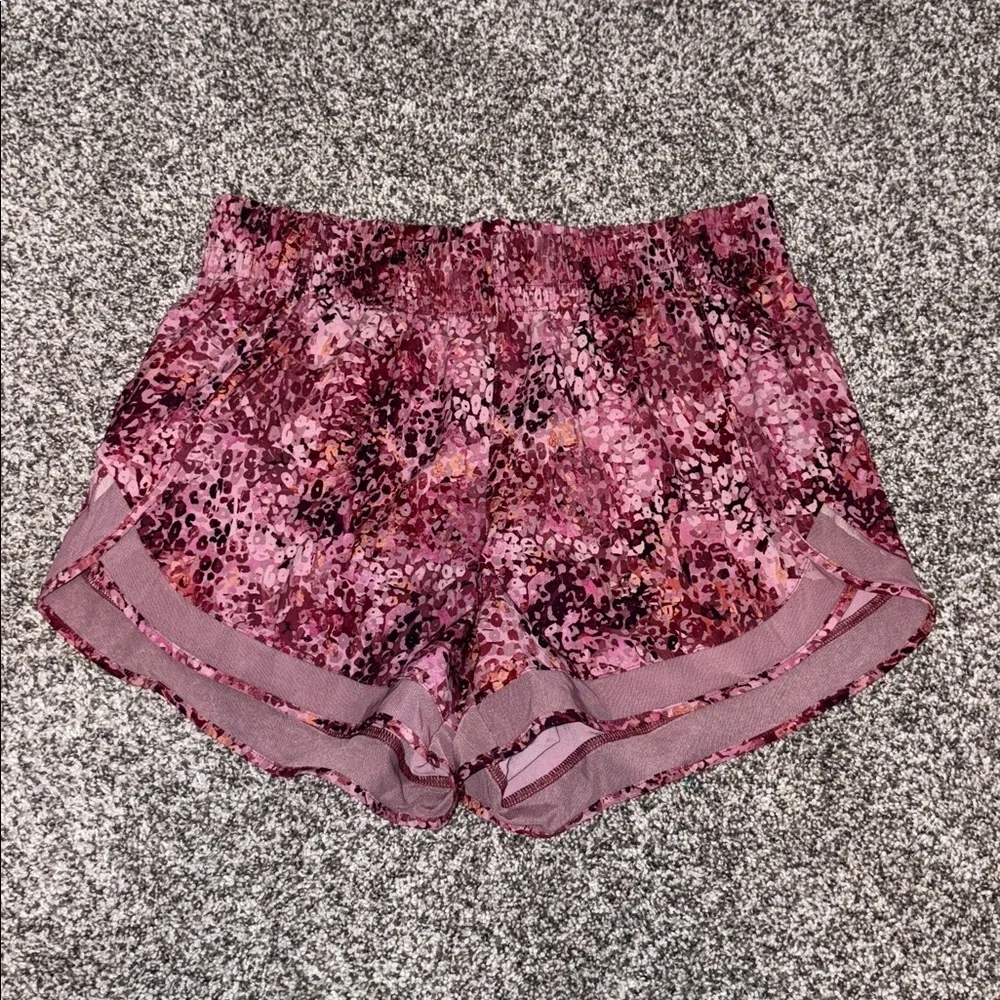 Athleta Mesh Racer Run Mid Rise 4” Short Pink Combo